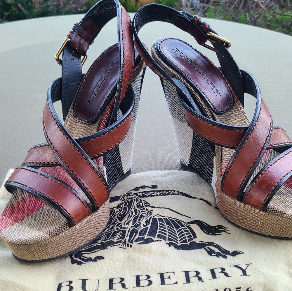 Burberry brit wedges